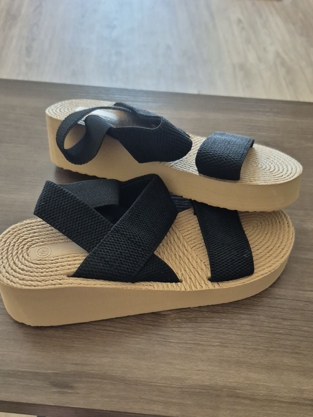 Black Strap Sandals with Tan Foam Wedge Footbed Sz 8 New Sale Under $20